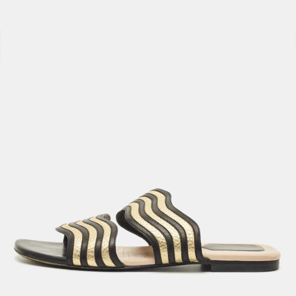 Fendi Striped Wave Size 38 Black/Gold Leather Flat Slide Fendi Striped Wave Size 38 Black/Gold Leather Flat Slide