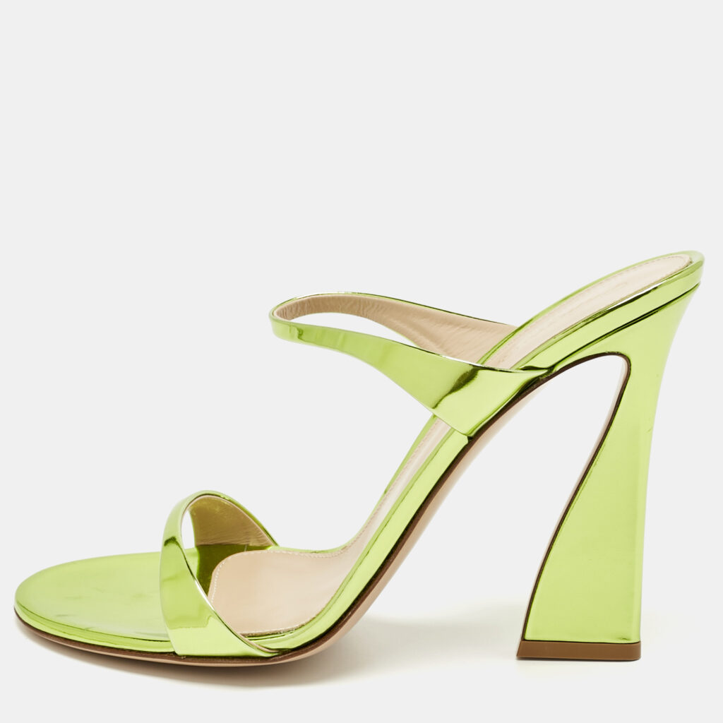 luxury-women-gianvito-rossi-new-shoes-p1216907-001.jpg Gianvito Rossi Metallic Green Leather Aura Sandals Size 40