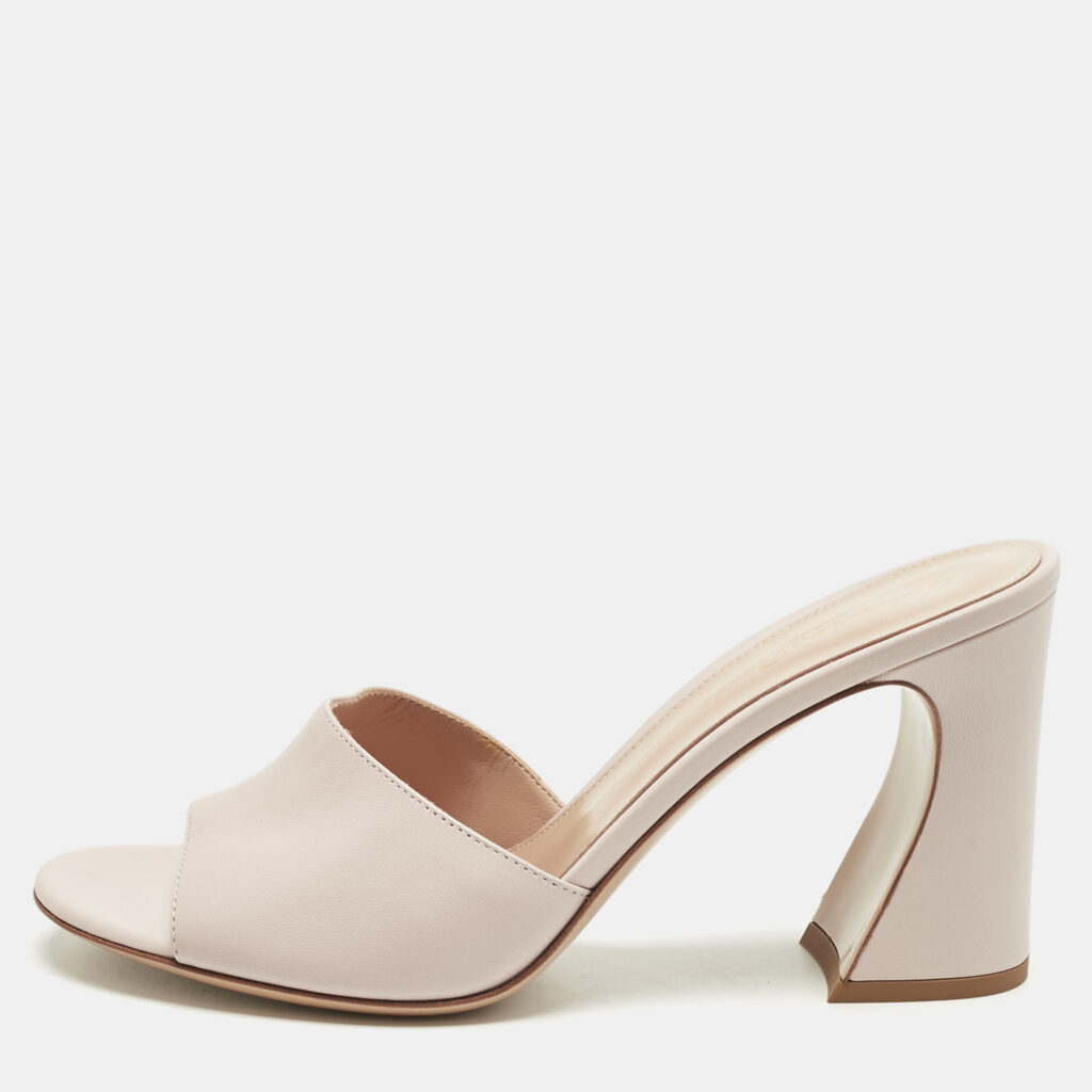 luxury-women-gianvito-rossi-new-shoes-p1219225-001-1.jpg Gianvito Rossi Light Pink Leather Curved Heel Slide Sandals Size 38.5