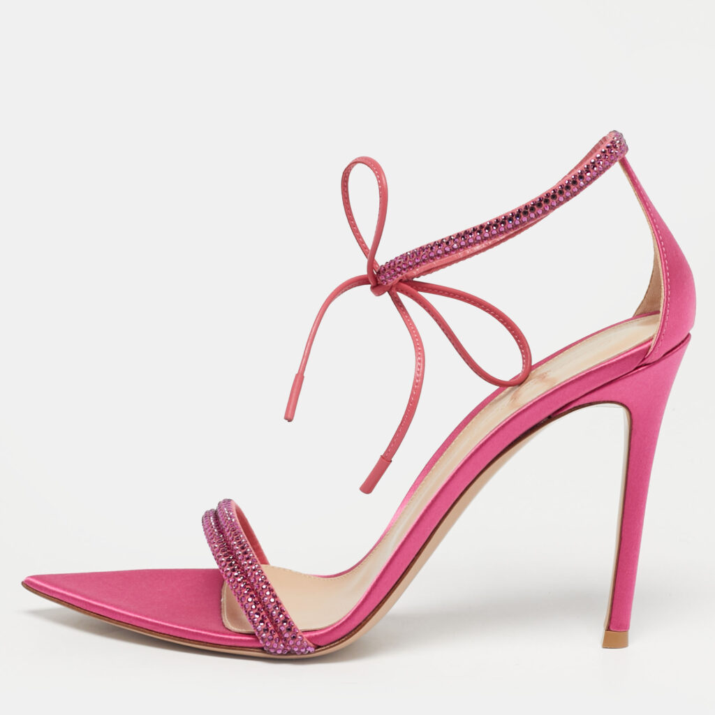 Gianvito Rossi Pink Satin Embellished Montecarlo Sandals Size 39 Gianvito Rossi Pink Satin Embellished Montecarlo Sandals Size 39