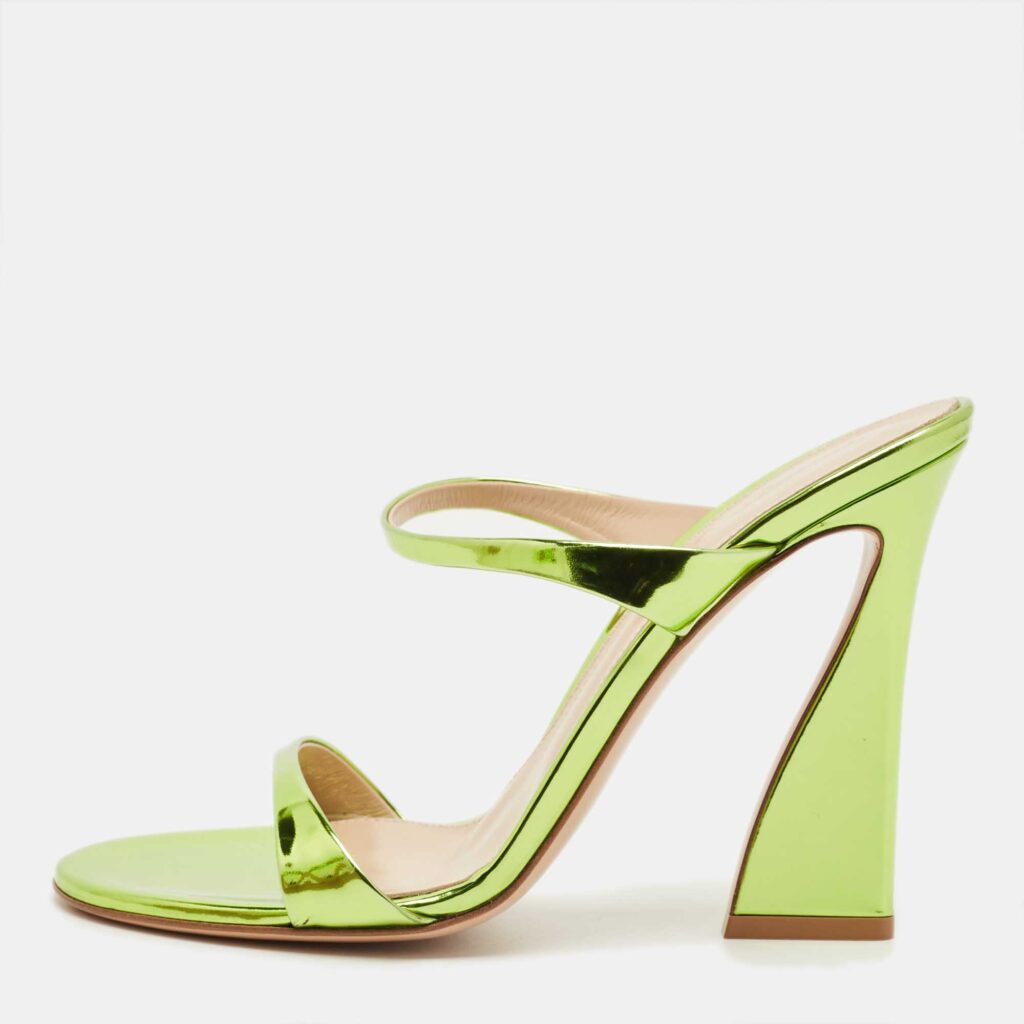 Gianvito Rossi Metallic Green Leather Aura Sandals Size 38 Gianvito Rossi Metallic Green Leather Aura Sandals Size 38