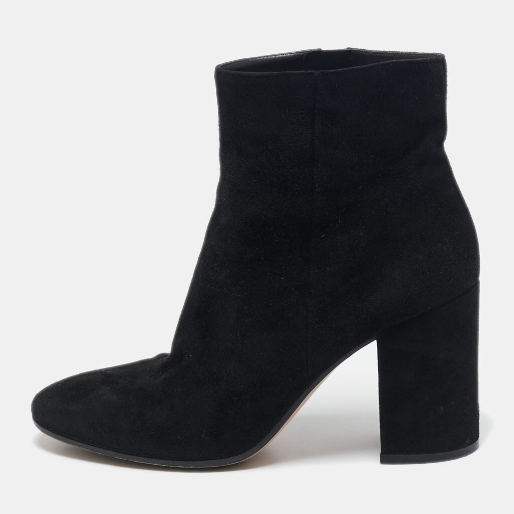 Gianvito Rossi Black Suede Ankle Length Boots Size 38.5 Gianvito Rossi Black Suede Ankle Length Boots Size 38.5