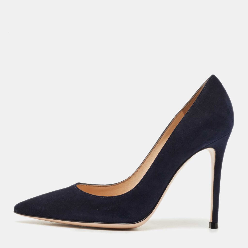 Gianvito Rossi Navy Blue Suede Gianvito Pumps Size 37 Gianvito Rossi Navy Blue Suede Gianvito Pumps Size 37