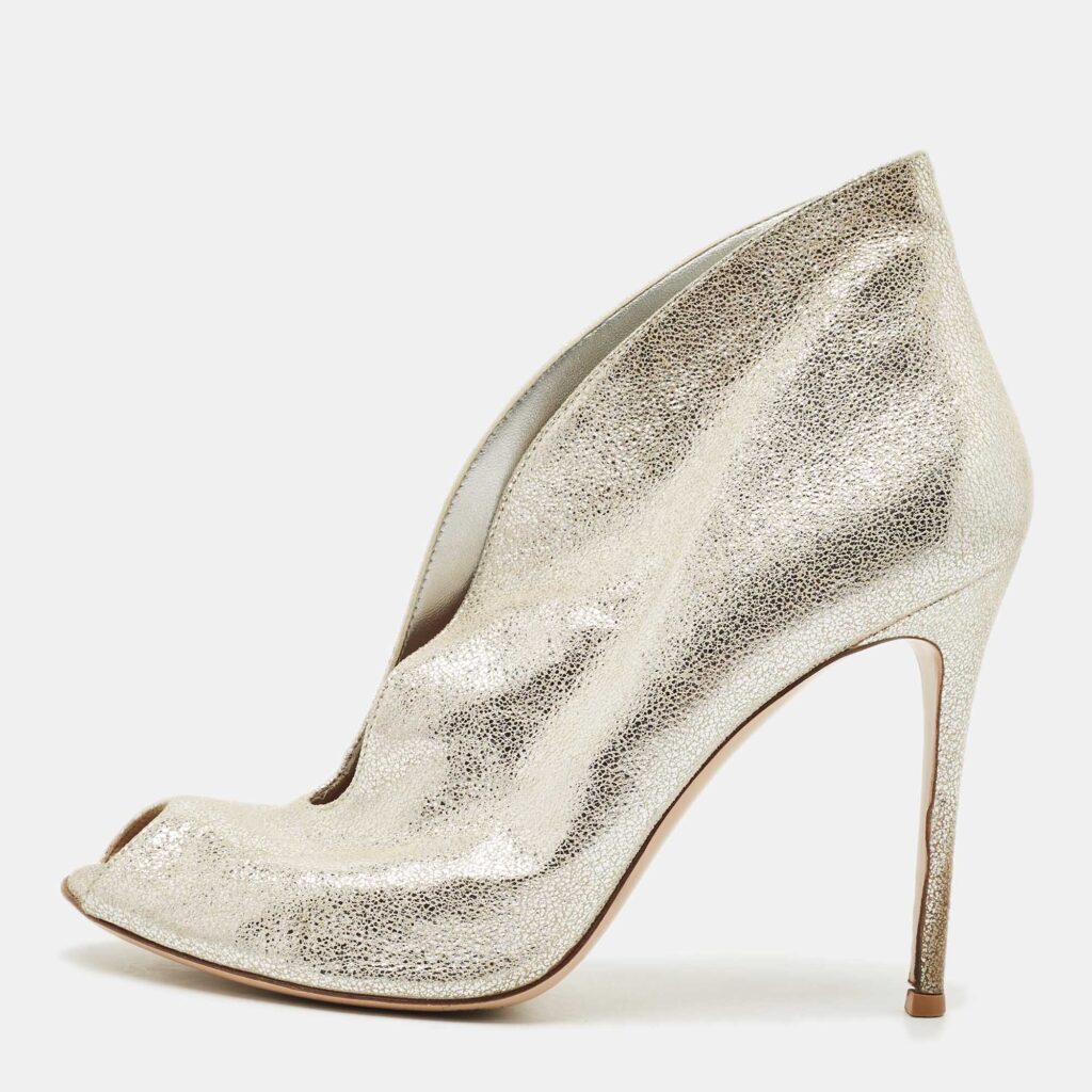 Gianvito Rossi Silver Suede Peep Toe Ankle Booties Size 41 Gianvito Rossi Silver Suede Peep Toe Ankle Booties Size 41