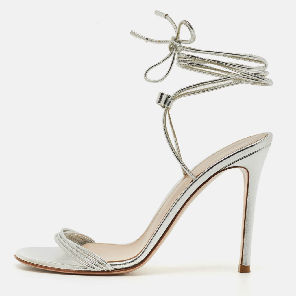 Gianvito Rossi Silver Leather Bow Ankle Wrap Sandals Size 37.5 Gianvito Rossi Silver Leather Bow Ankle Wrap Sandals Size 37.5