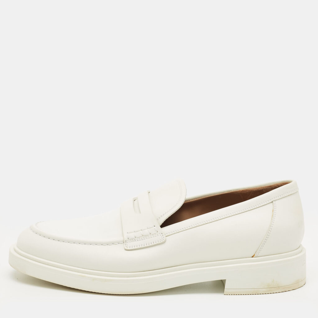 Gianvito Rossi White Leather Slip On Loafers Size 41 Gianvito Rossi White Leather Slip On Loafers Size 41