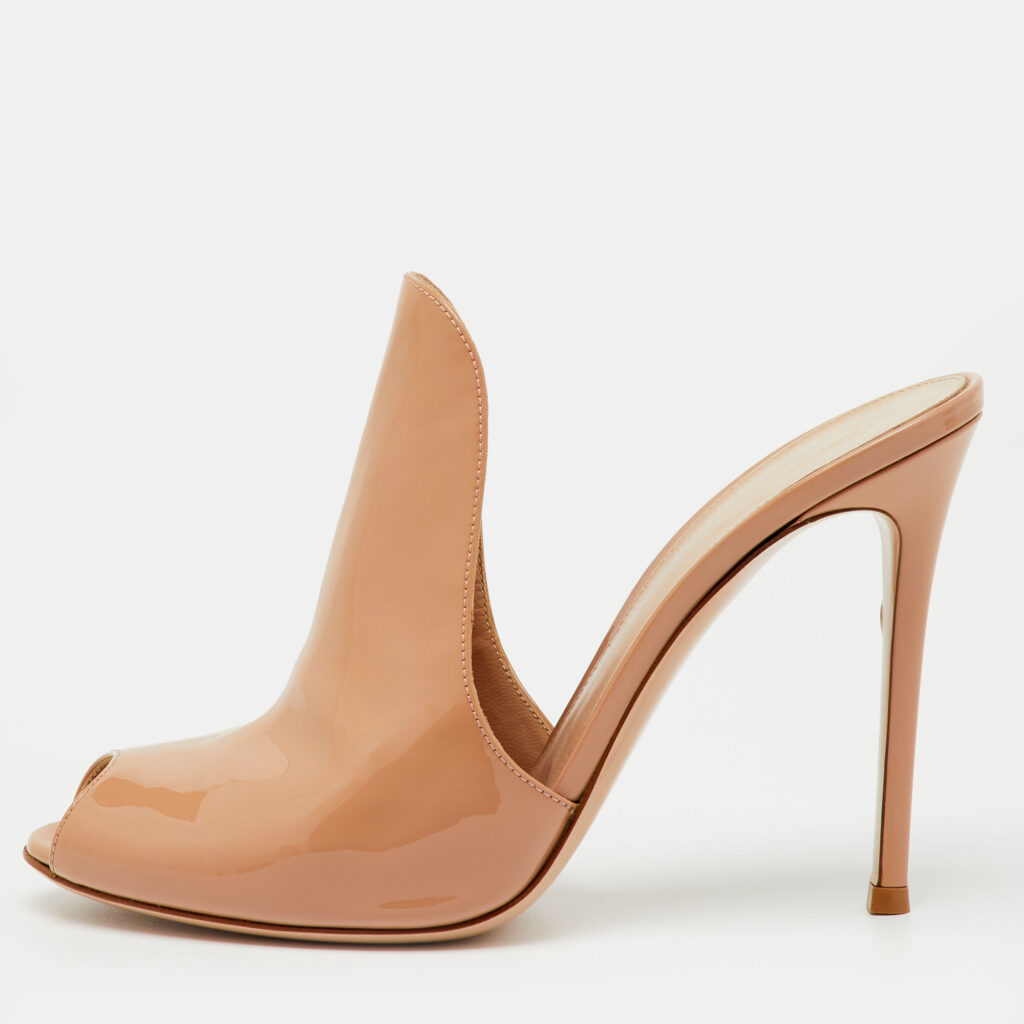 Gianvito Rossi Beige Patent Leather Peep Toe Mules Size 40