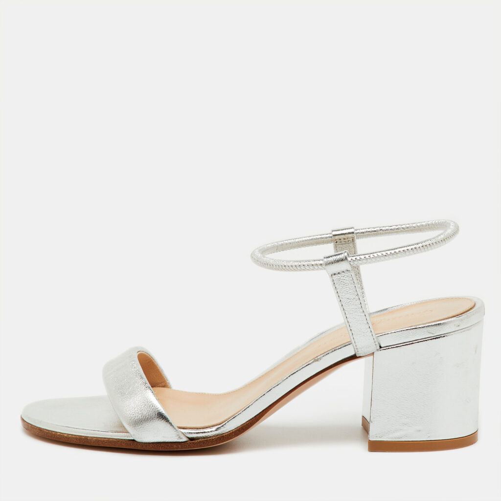 Gianvito Rossi Silver Metallic Leather Nikki Ankle Strap Sandals Size 36 Gianvito Rossi Silver Metallic Leather Nikki Ankle Strap Sandals Size 36