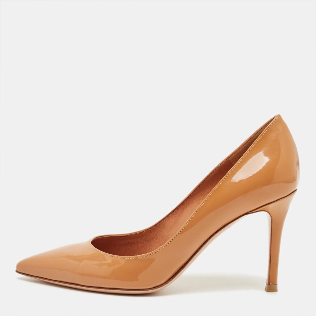luxury-women-gianvito-rossi-used-shoes-p1243095-001-1.jpg Gianvito Rossi Beige Gianvito Pointed Toe Pumps Size 34
