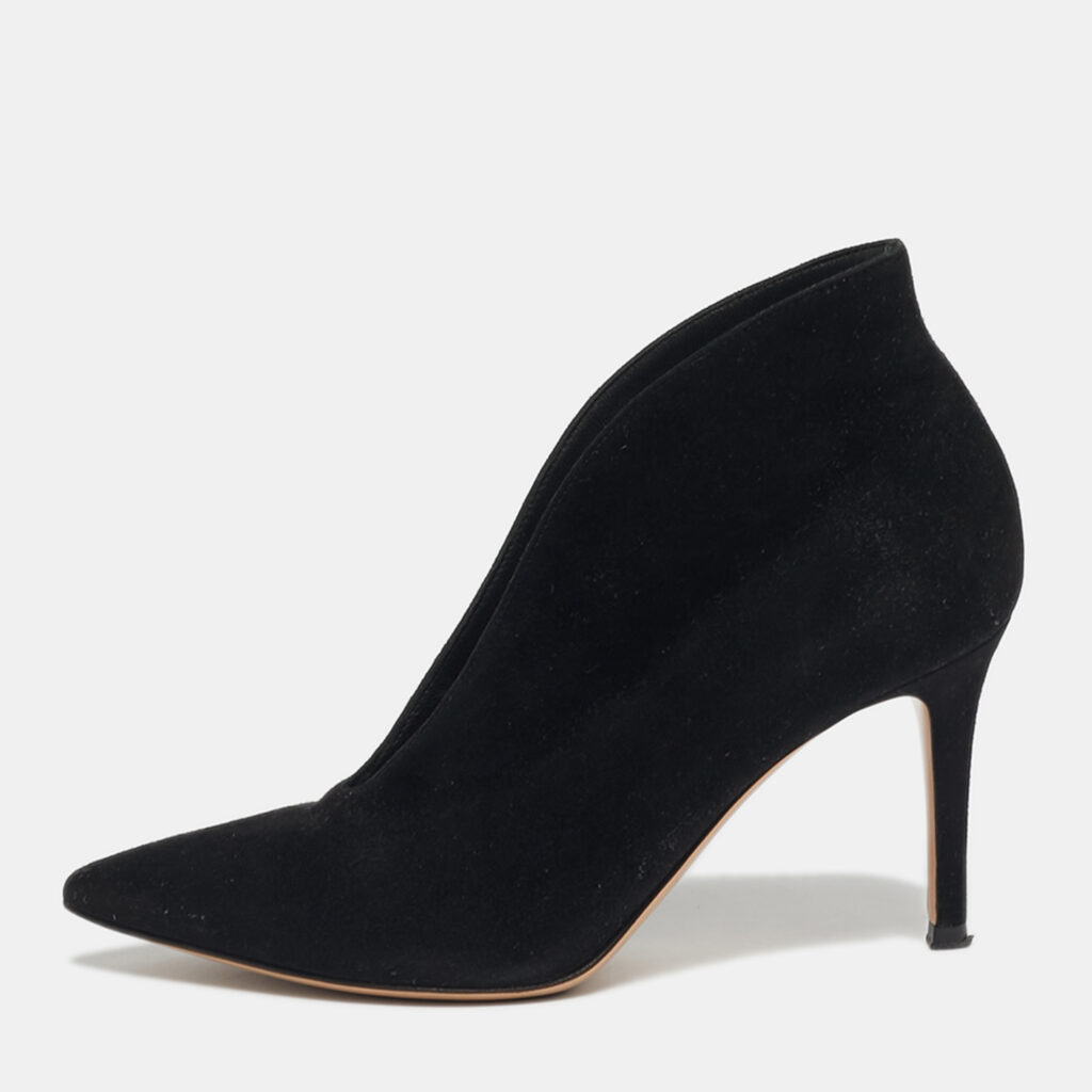 luxury-women-gianvito-rossi-used-shoes-p1246270-001-1.jpg Gianvito Rossi Vamp Size 35 Black Suede Booties