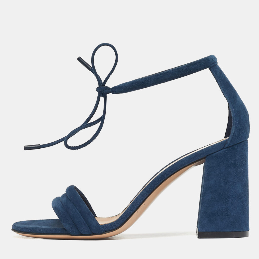 Gianvito Rossi Midnight Size 36 Navy Blue Suede Ankle Strap Sandals Gianvito Rossi Midnight Size 36 Navy Blue Suede Ankle Strap Sandals