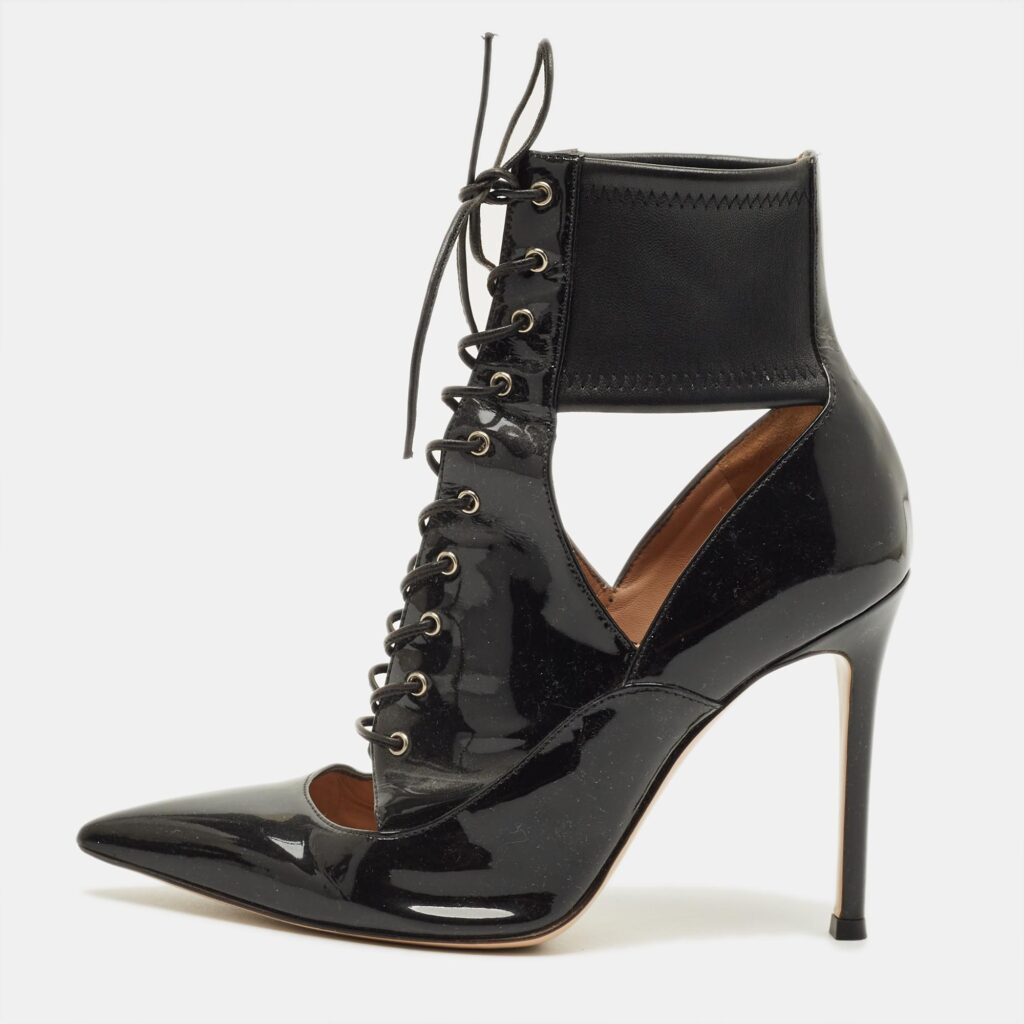 luxury-women-gianvito-rossi-used-shoes-p1248900-001.jpg Gianvito Rossi Size 35.5 Black Patent Leather Pointed Toe Lace Up Ankle Length Boots