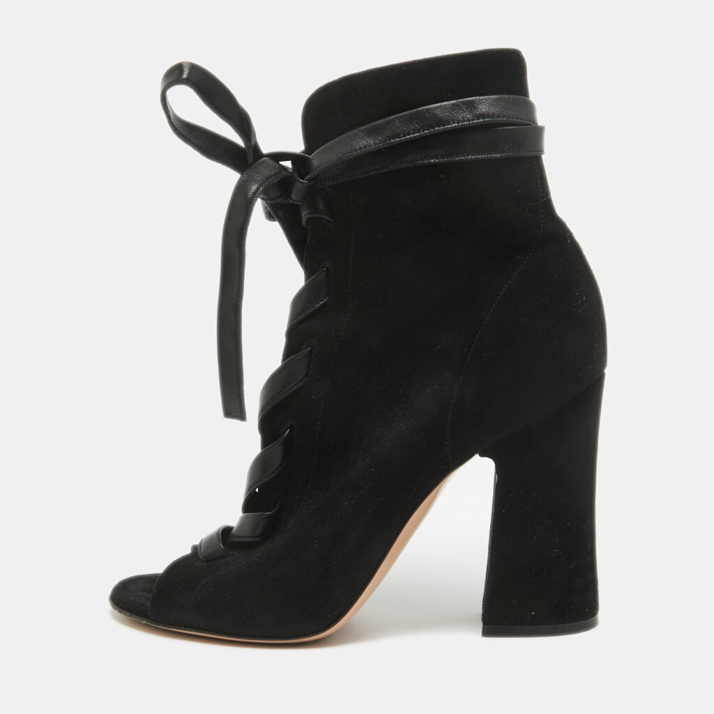 luxury-women-gianvito-rossi-used-shoes-p998912-001-1.jpg Gianvito Rossi Black Suede Lace Up Ankle Boots Size 39