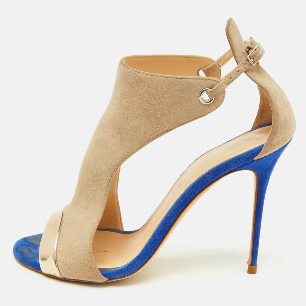 Giuseppe Zanotti Beige/Metallic Suede and Leather Open Toe Sandals Size 39 Giuseppe Zanotti Beige/Metallic Suede and Leather Open Toe Sandals Size 39