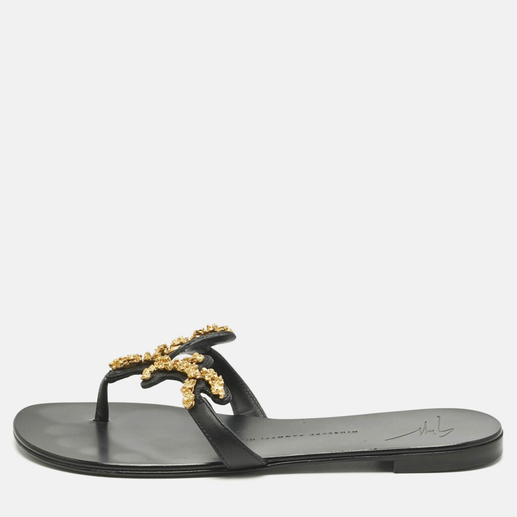 Giuseppe Zanotti Black leather Rock Thong Flat Sandals Size 39 Giuseppe Zanotti Black leather Rock Thong Flat Sandals Size 39