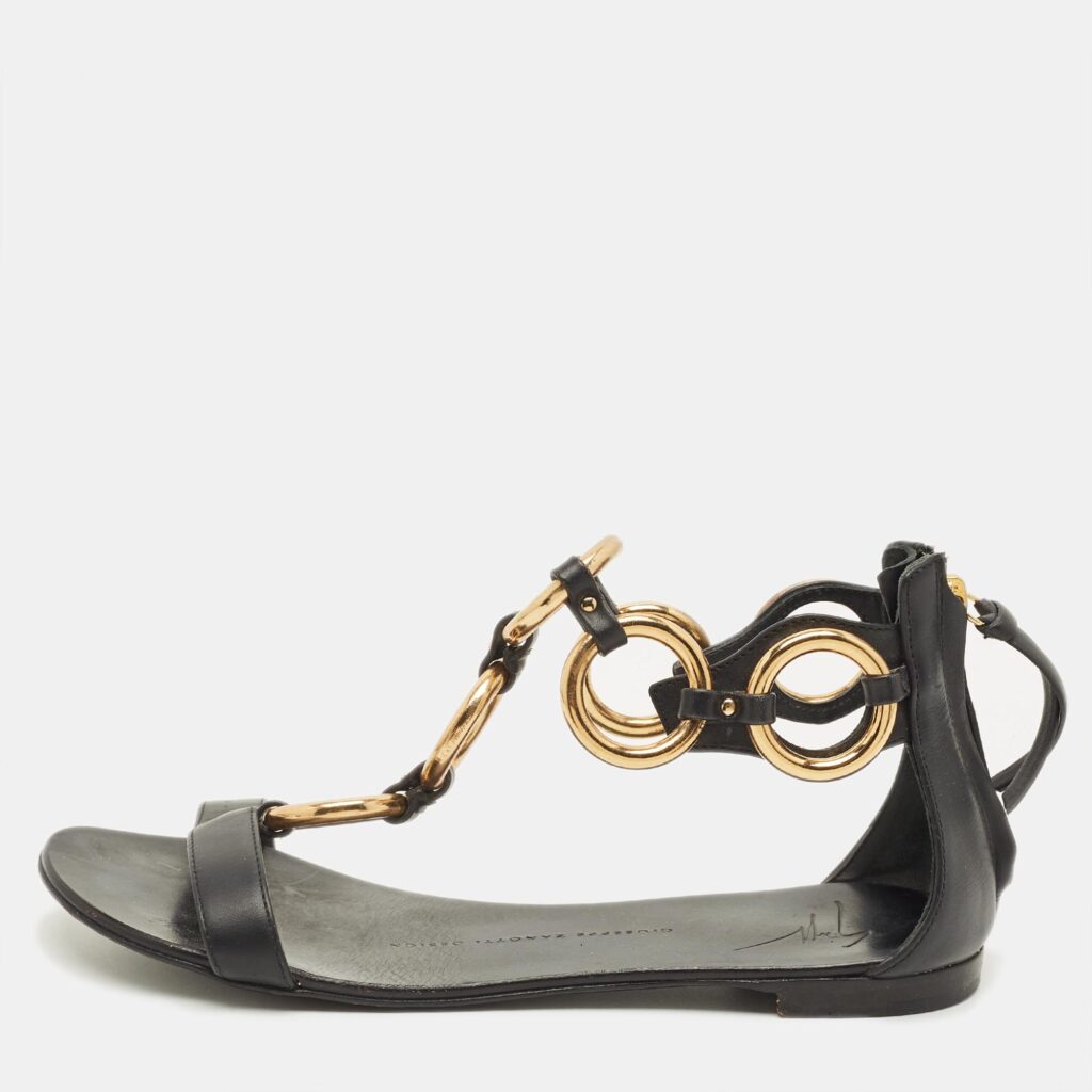 Giuseppe Zanotti Size 36 Black Leather and Metal T Strap Flat Sandals