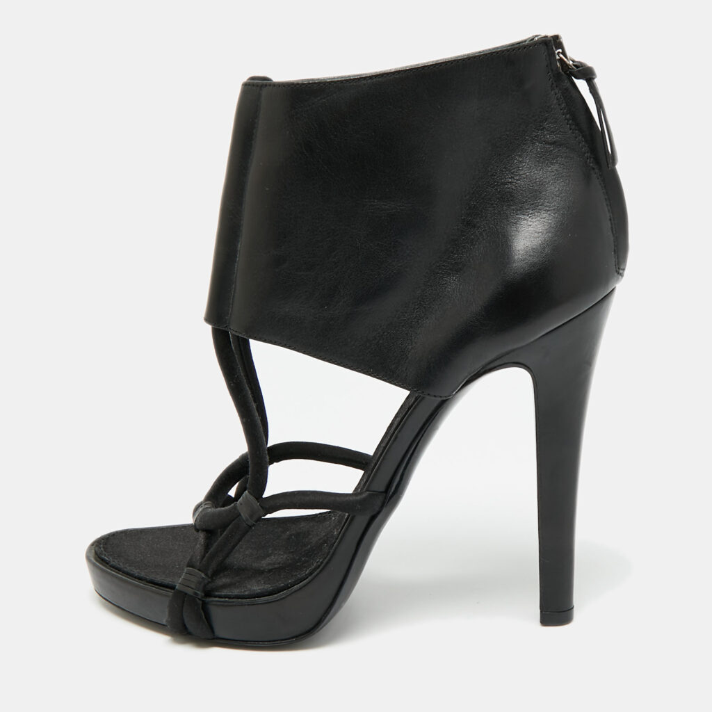 luxury-women-givenchy-used-shoes-p1246069-001-1.jpg Givenchy Size 38.5 Black Leather Ankle Strap Sandals