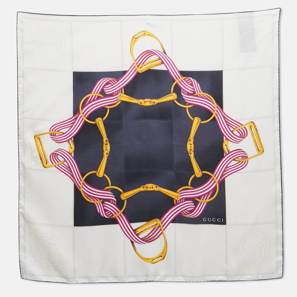 luxury-women-gucci-used-accessories-p1246803-003-1.jpg Gucci Blue Printed Silk Square Scarf