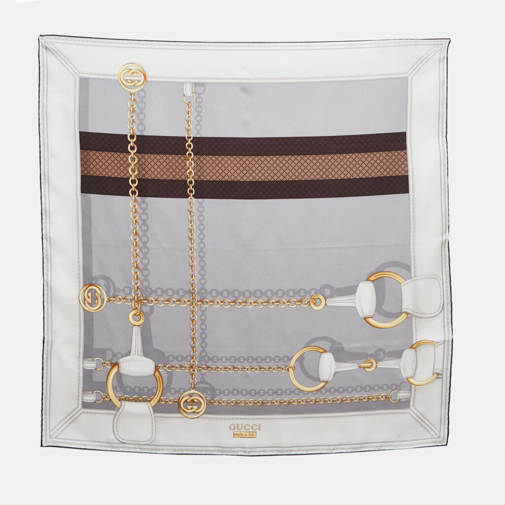 luxury-women-gucci-used-accessories-p1246869-001.jpg Gucci Grey Printed Silk Square Scarf