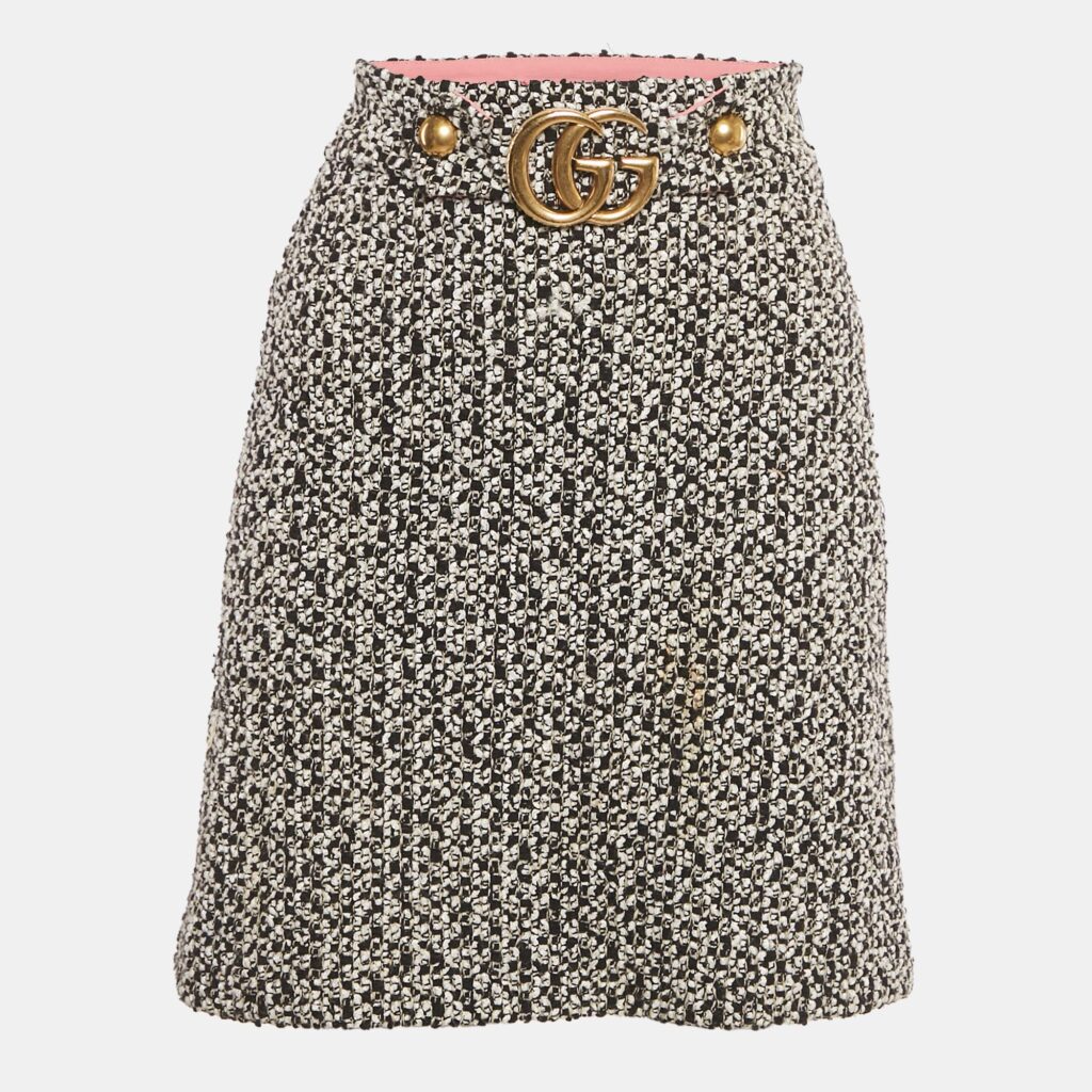 luxury-women-gucci-used-clothes-p1224754-001-1.jpg Gucci Black/White Tweed GG Logo Metal Detail Mini Skirt S