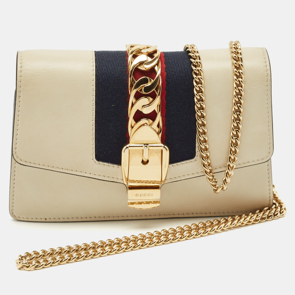 Gucci Off White Leather Super Mini Sylvie Wallet On Chain Gucci Off White Leather Super Mini Sylvie Wallet On Chain