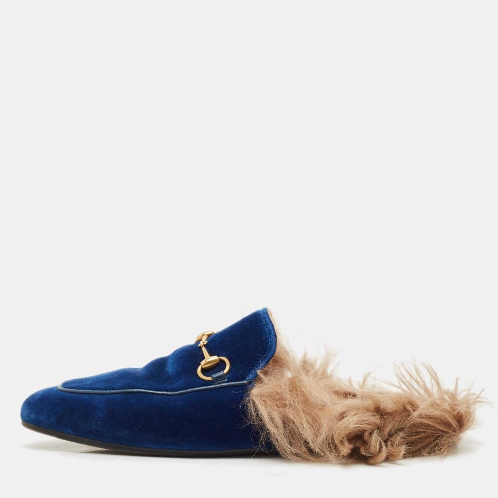 luxury-women-gucci-used-shoes-p1189038-003.jpg Gucci Blue Velvet and Fur Lined Princetown Flat Mules Size 38
