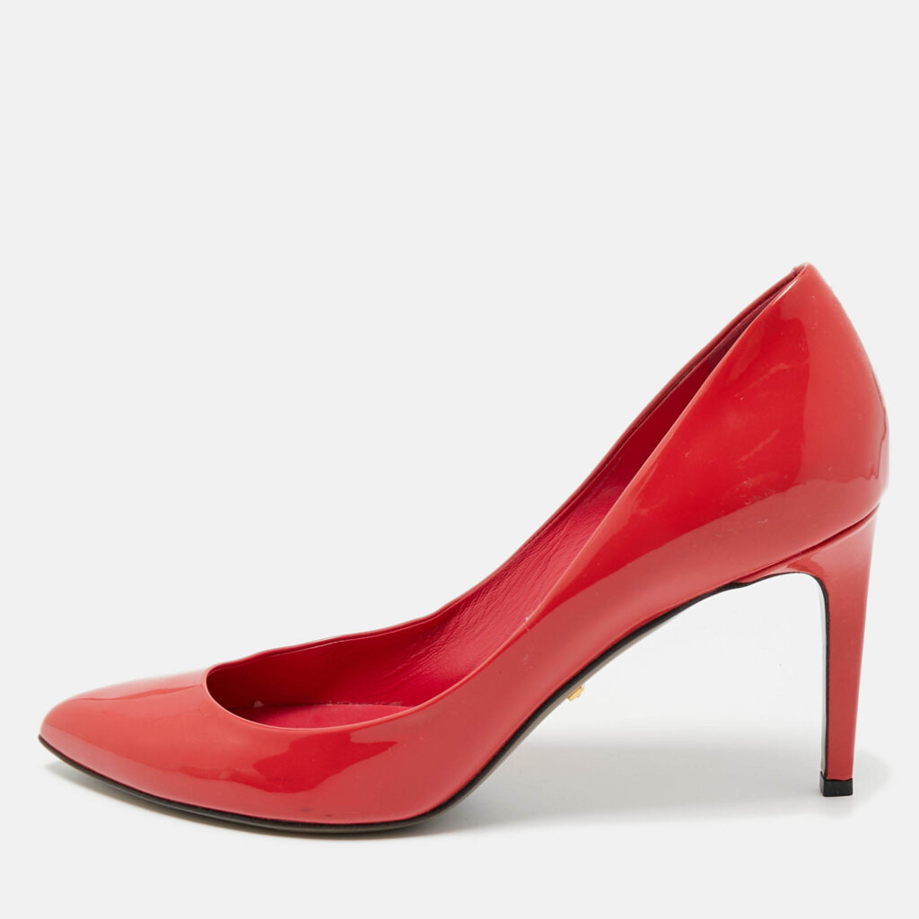 Gucci Red Patent Leather Pointed Toe Pumps Size 42