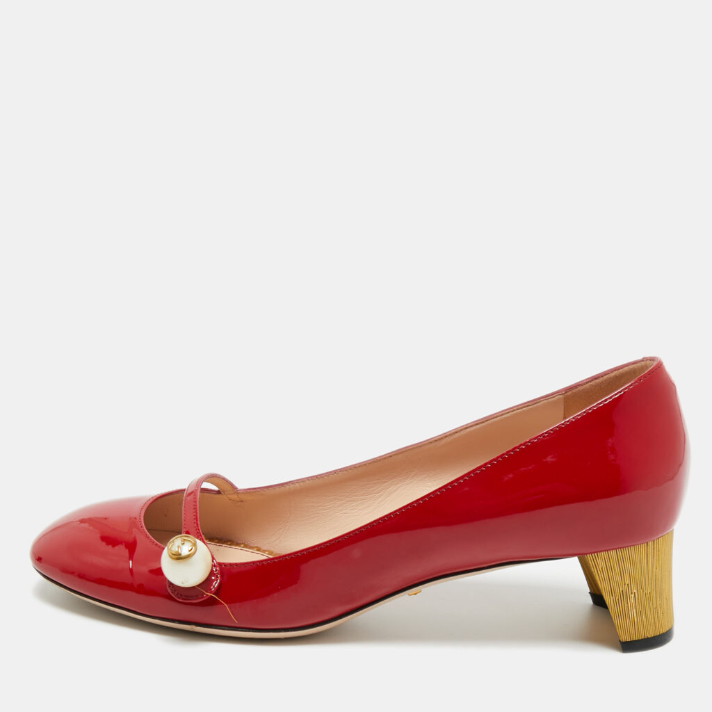 Gucci Red Patent Leather Interlocking G Pearl Pumps Size 38.5