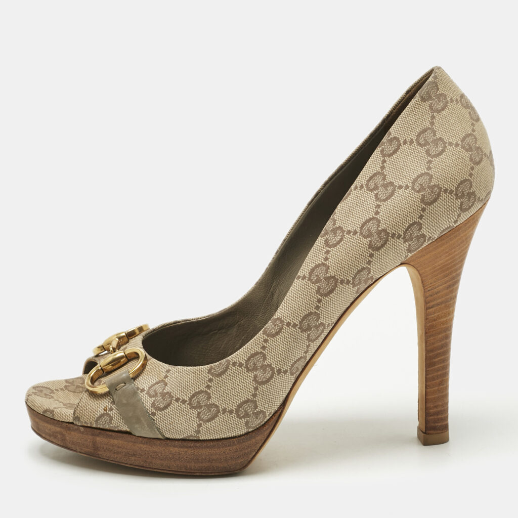 Gucci Beige GG Canvas And Leather Horsebit Peep Toe Pumps Size 41 Gucci Beige GG Canvas And Leather Horsebit Peep Toe Pumps Size 41