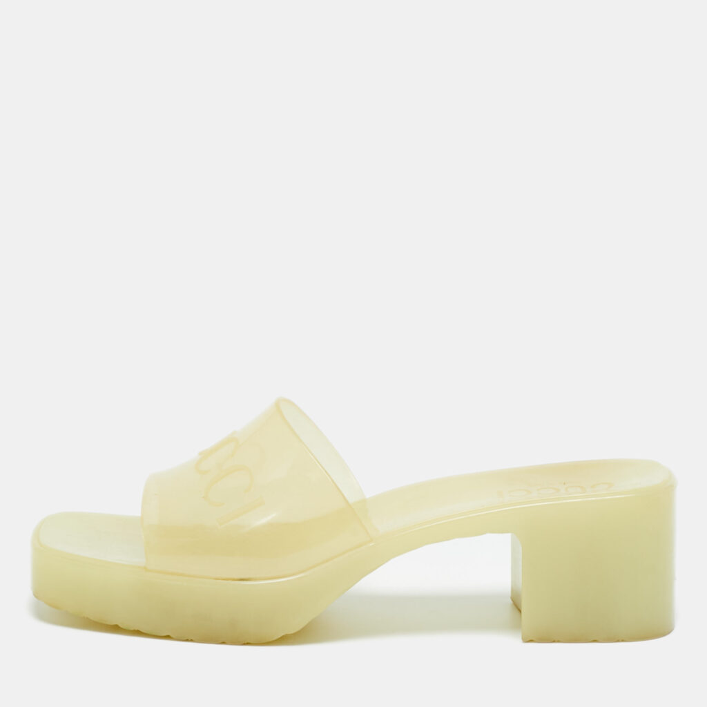 luxury-women-gucci-used-shoes-p1229074-001.jpg Gucci Transparent Rubber Slide Sandals Size 37