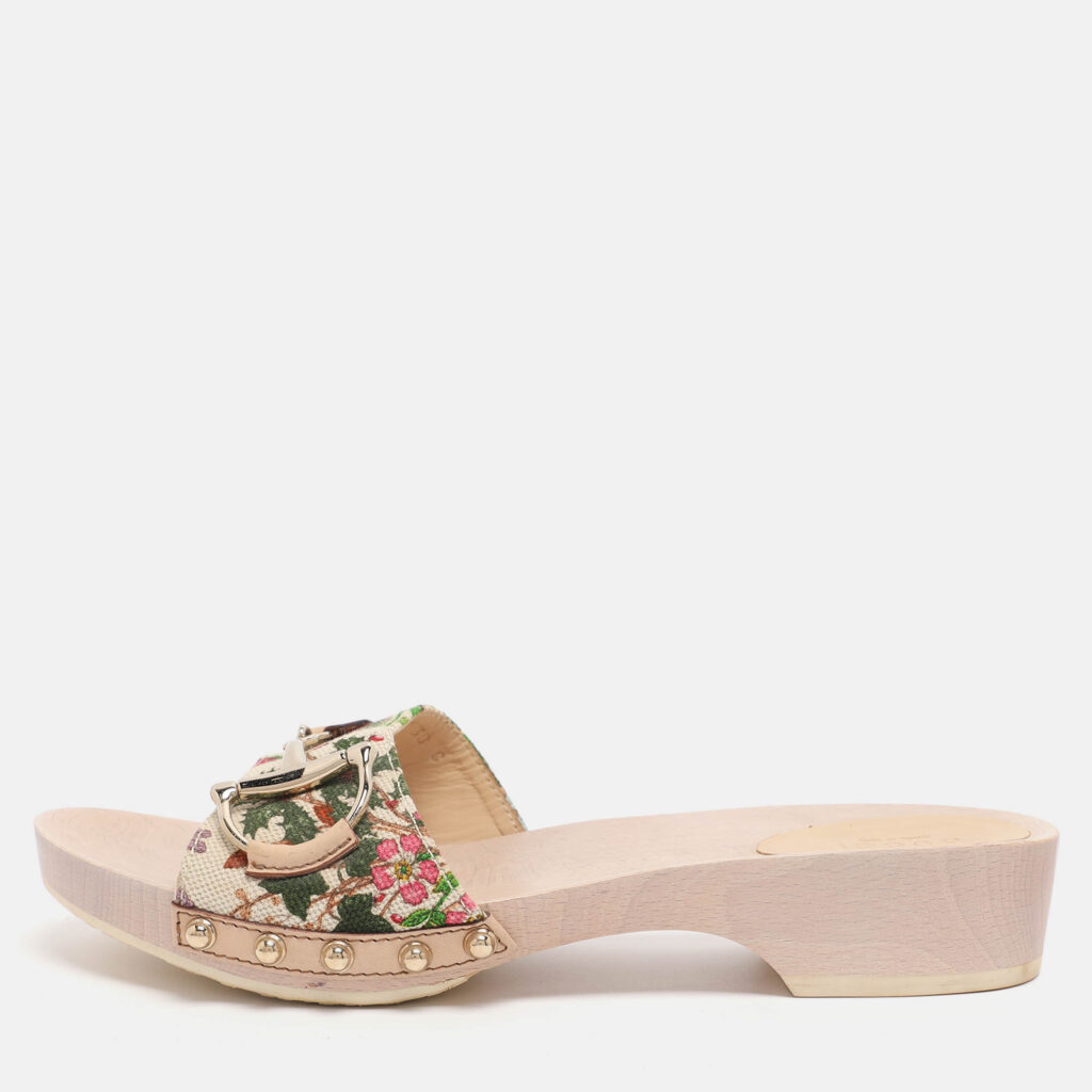 Gucci White Floral Print Canvas and Leather Icon Bit Wooden Clogs 38 Gucci White Floral Print Canvas and Leather Icon Bit Wooden Clogs 38
