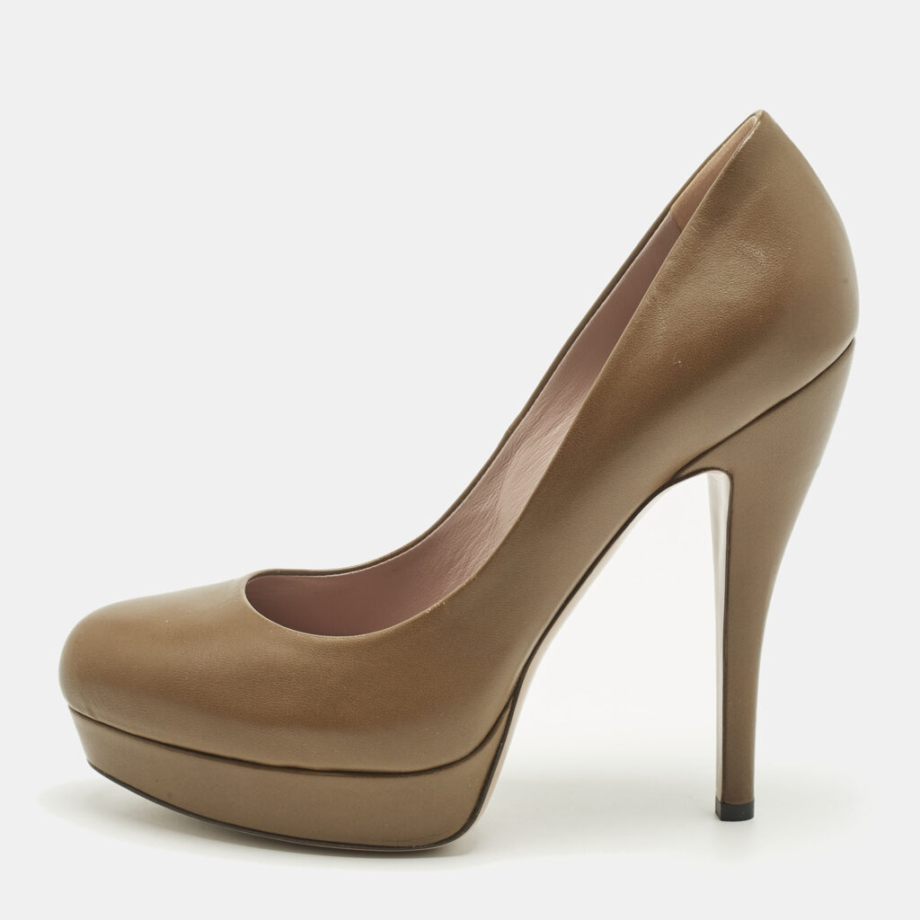 luxury-women-gucci-used-shoes-p1242605-001-1.jpg Gucci Brown Leather Round Toe Platform Pumps Size 38.5