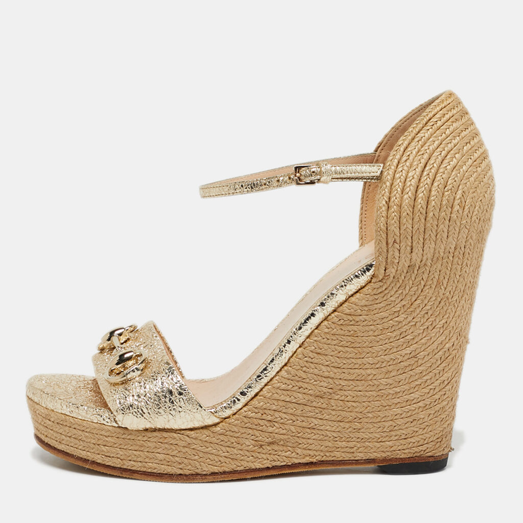Gucci Gold Foil Leather and Raffia Carolina Horsebit Espadrille Wedge Sandals Size 38.5
