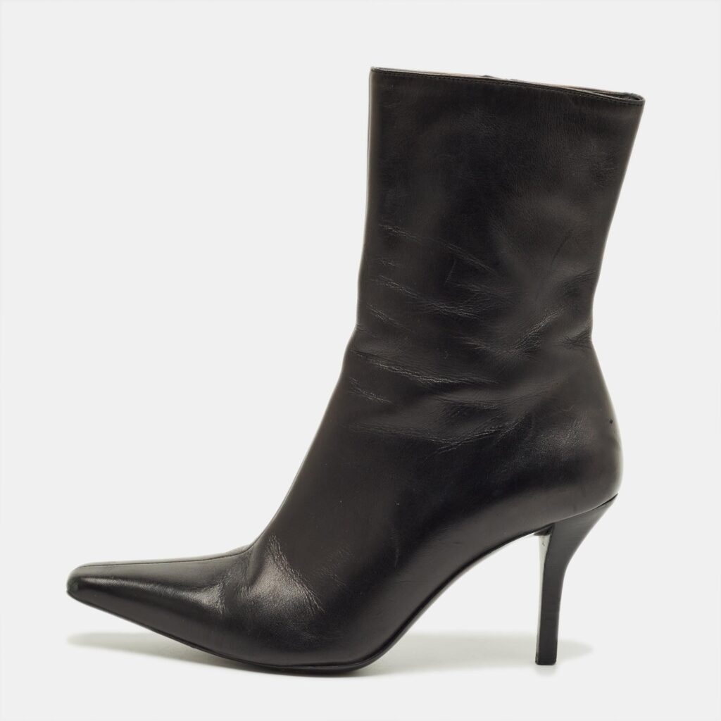 Gucci Black Leather Pointed Toe Ankle Length Boots Size 38.5 Gucci Black Leather Pointed Toe Ankle Length Boots Size 38.5