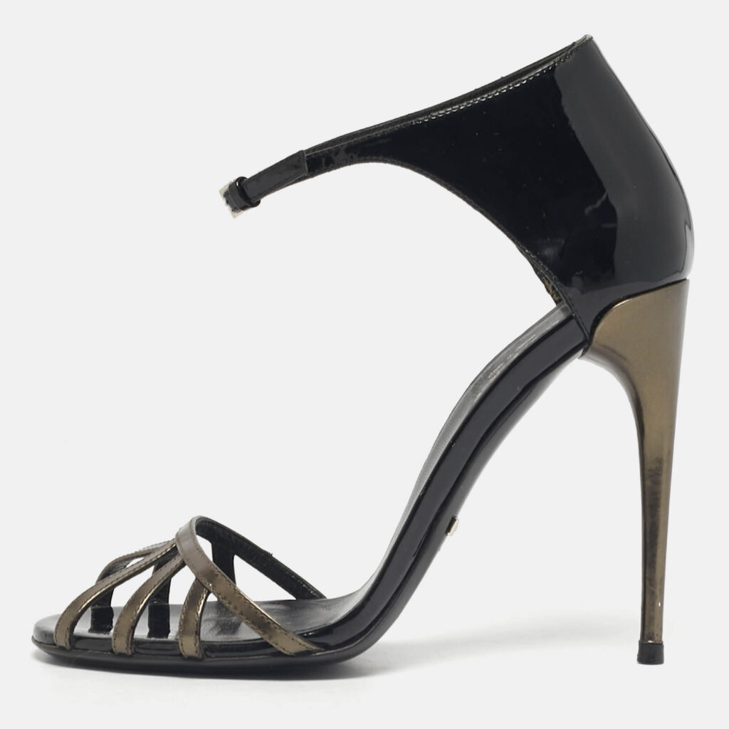 Gucci Size 35.5 Black Patent Leather Ankle Strap Sandals Gucci Size 35.5 Black Patent Leather Ankle Strap Sandals