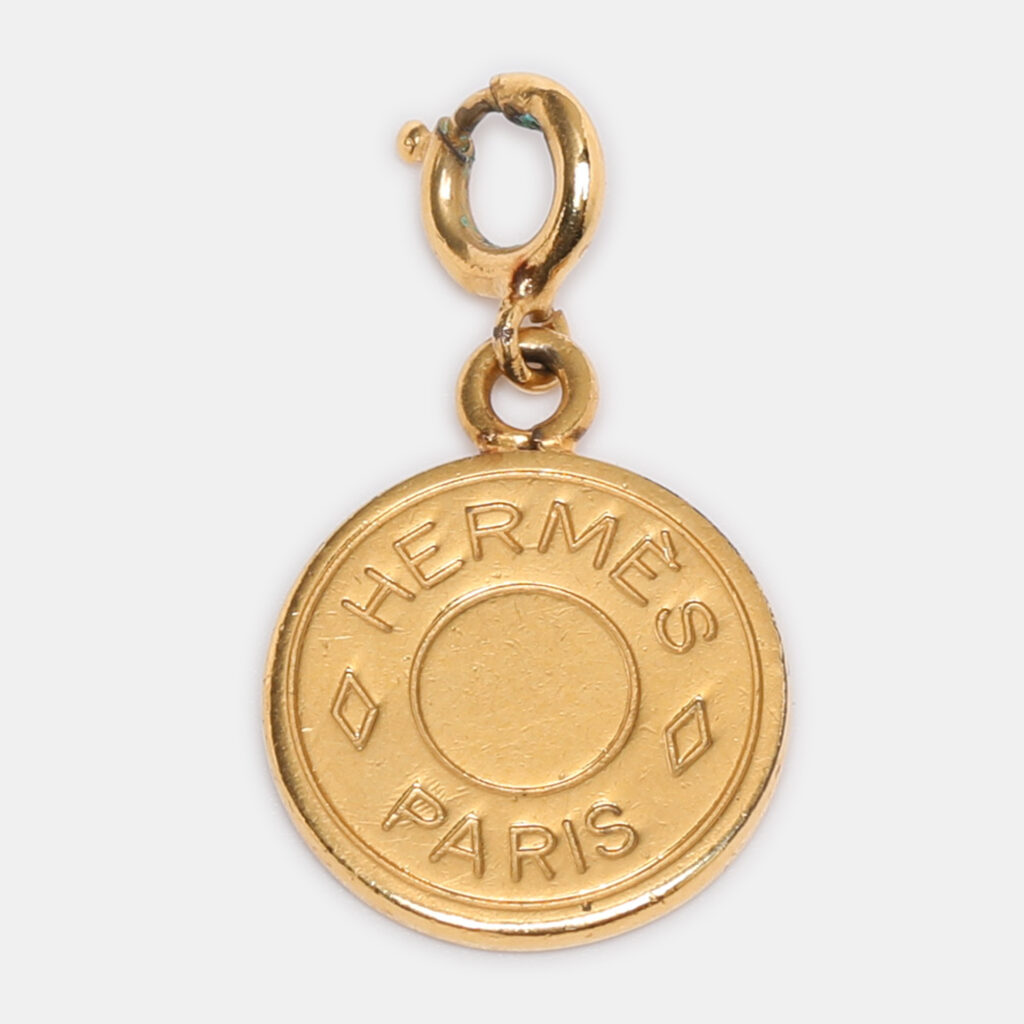 Hermès Gold Tone Metal Bijouterie Fantaise Pendant Hermès Gold Tone Metal Bijouterie Fantaise Pendant