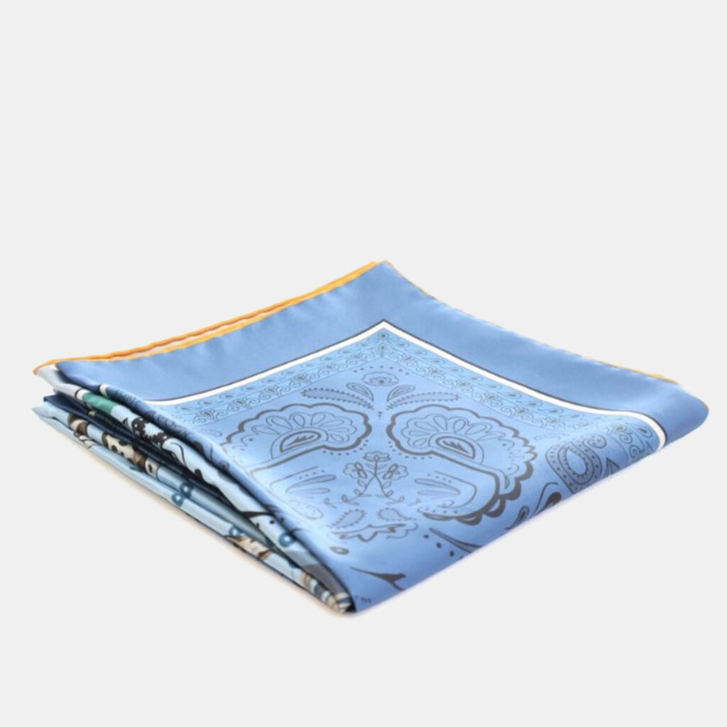Hermes Guepards Bandana Double Face Silk Scarf Size 90 Hermes Guepards Bandana Double Face Silk Scarf Size 90