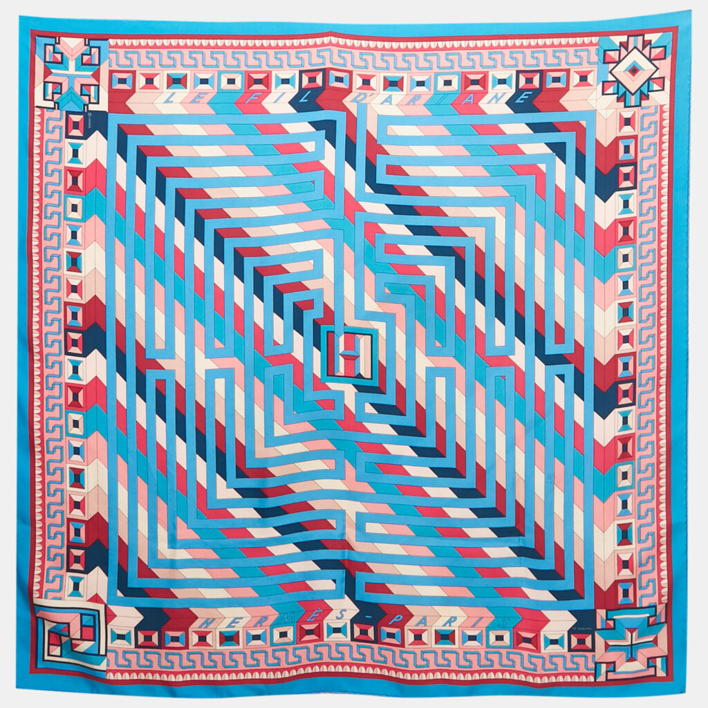 luxury-women-hermes-used-accessories-p1247006-001-1.jpg Hermès Blue Silk Le Fil D'ariane Scarf