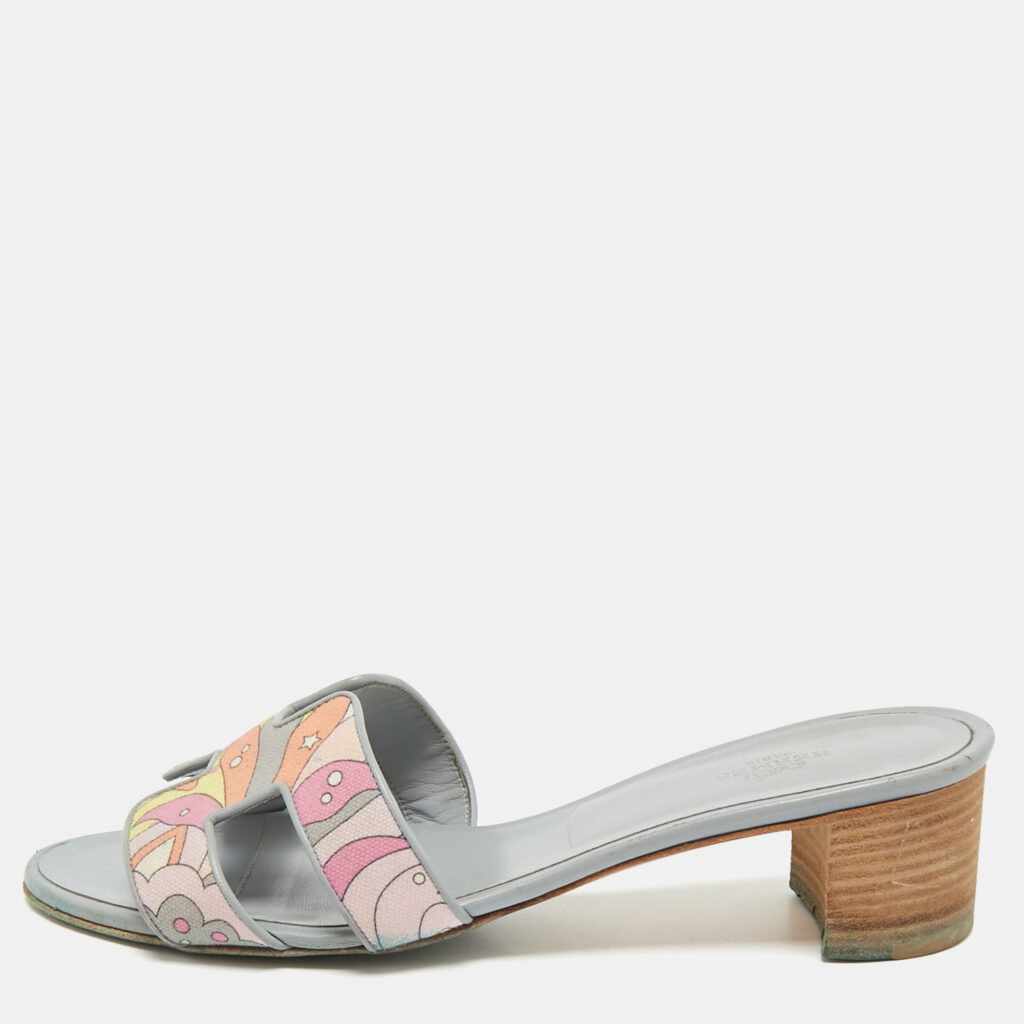 Hermes Light Blue Printed Canvas and Leather Oasis Sandals Size 39 Hermes Light Blue Printed Canvas and Leather Oasis Sandals Size 39