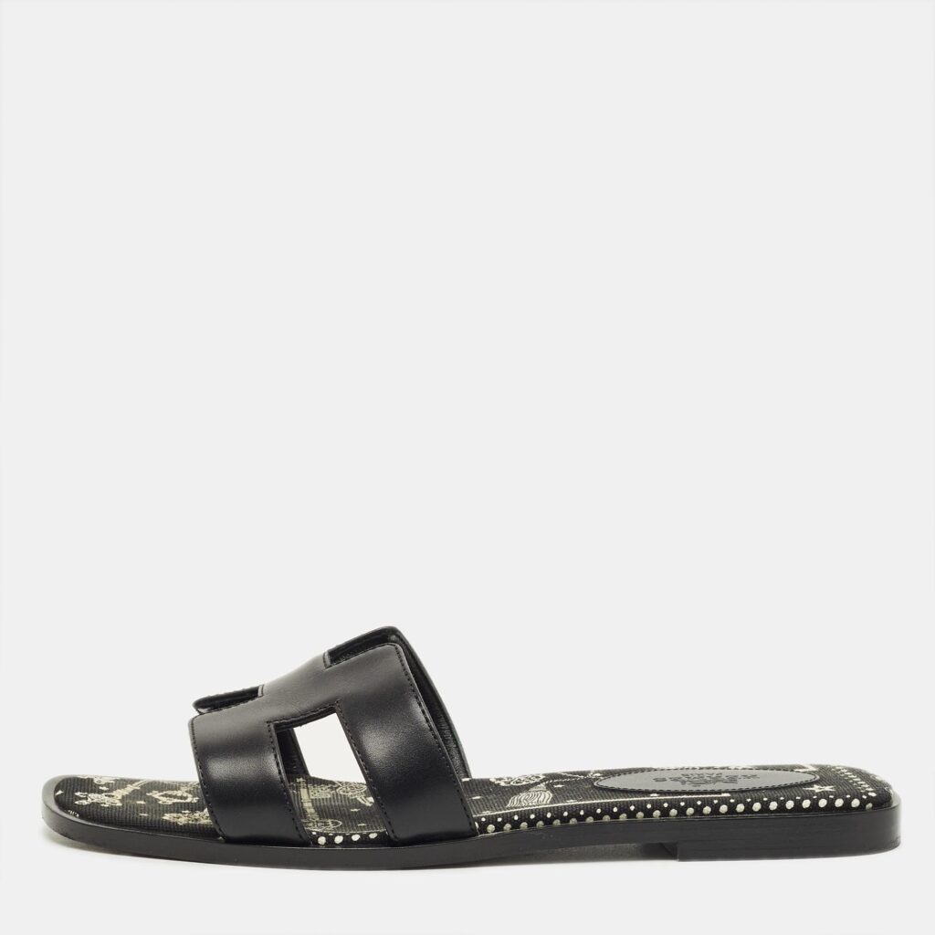 Hermes Black Leather Oran Flat Slides Size 36.5 Hermes Black Leather Oran Flat Slides Size 36.5