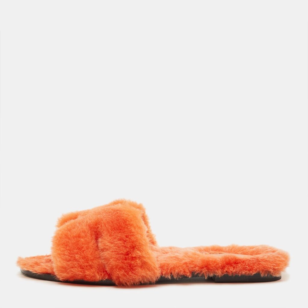 Hermes Orange Shearling Fur Oran Flat Slides Size 39.5 Hermes Orange Shearling Fur Oran Flat Slides Size 39.5