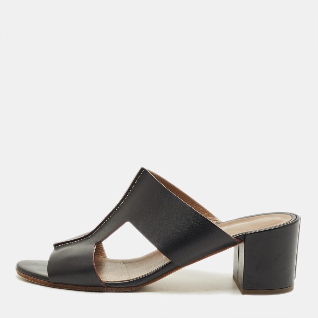 Hermes Ostia Size 39 Black Leather Slide Sandals Hermes Ostia Size 39 Black Leather Slide Sandals