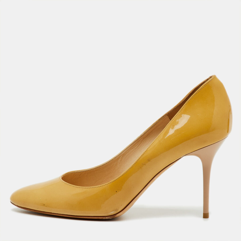 Jimmy Choo Beige Patent Leather Gilbert Pumps Size 39 Jimmy Choo Beige Patent Leather Gilbert Pumps Size 39