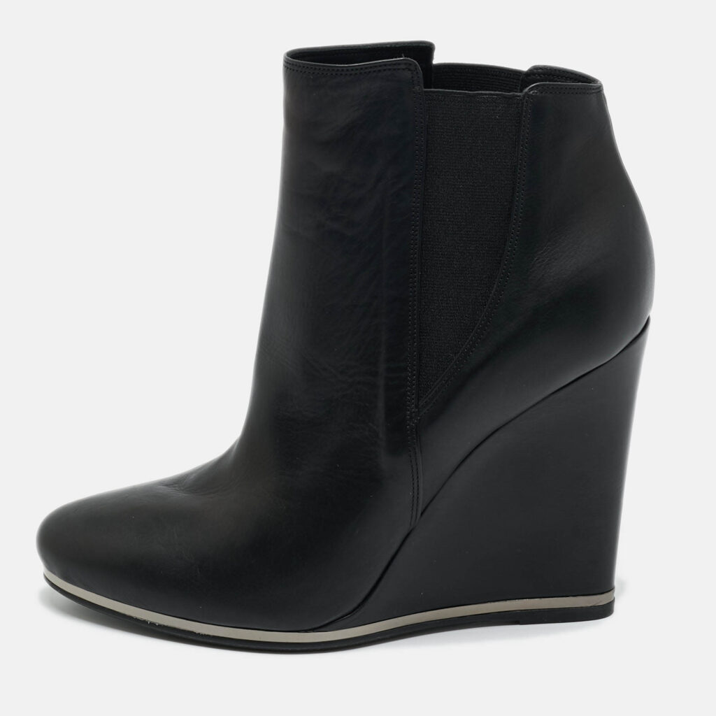 Le Silla Black Leather Wedge Ankle Boots Size 40 Le Silla Black Leather Wedge Ankle Boots Size 40