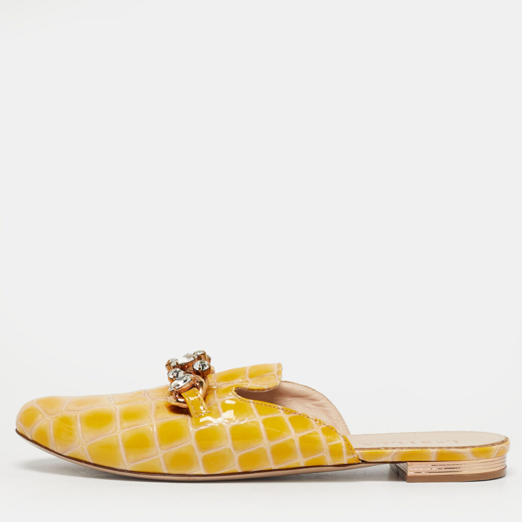 Le Silla Yellow Croc Embossed Patent Leather Crystal Embellished Chain Flat Mules Size 37 Le Silla Yellow Croc Embossed Patent Leather Crystal Embellished Chain Flat Mules Size 37