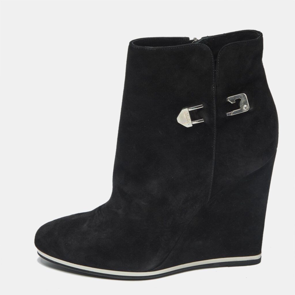 Le Silla Black Suede Wedge Ankle Boots Size 40 Le Silla Black Suede Wedge Ankle Boots Size 40
