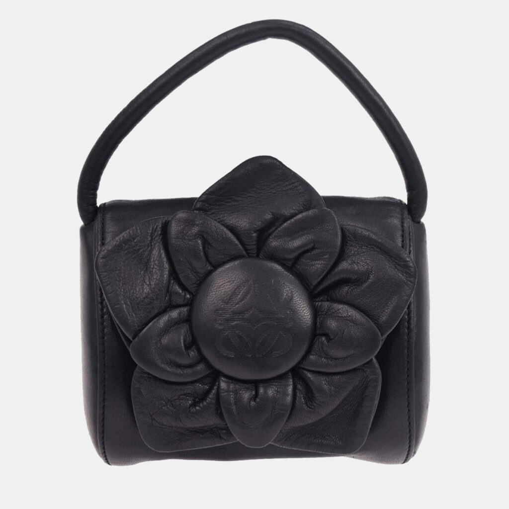 luxury-women-loewe-used-handbags-p1238342-010.jpg Loewe Navy Leather Handbag