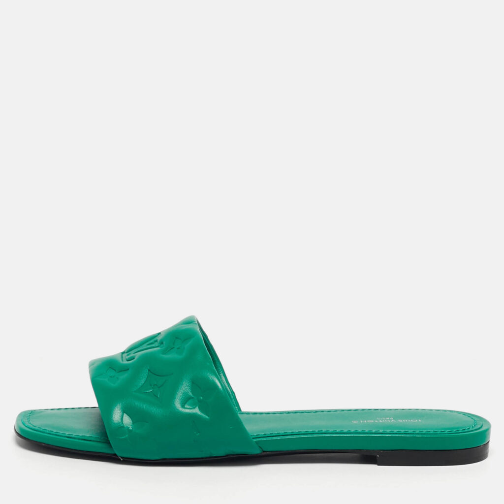 Louis Vuitton Revival Size 39 Green Monogram Embossed Leather Flat Sandals Louis Vuitton Revival Size 39 Green Monogram Embossed Leather Flat Sandals