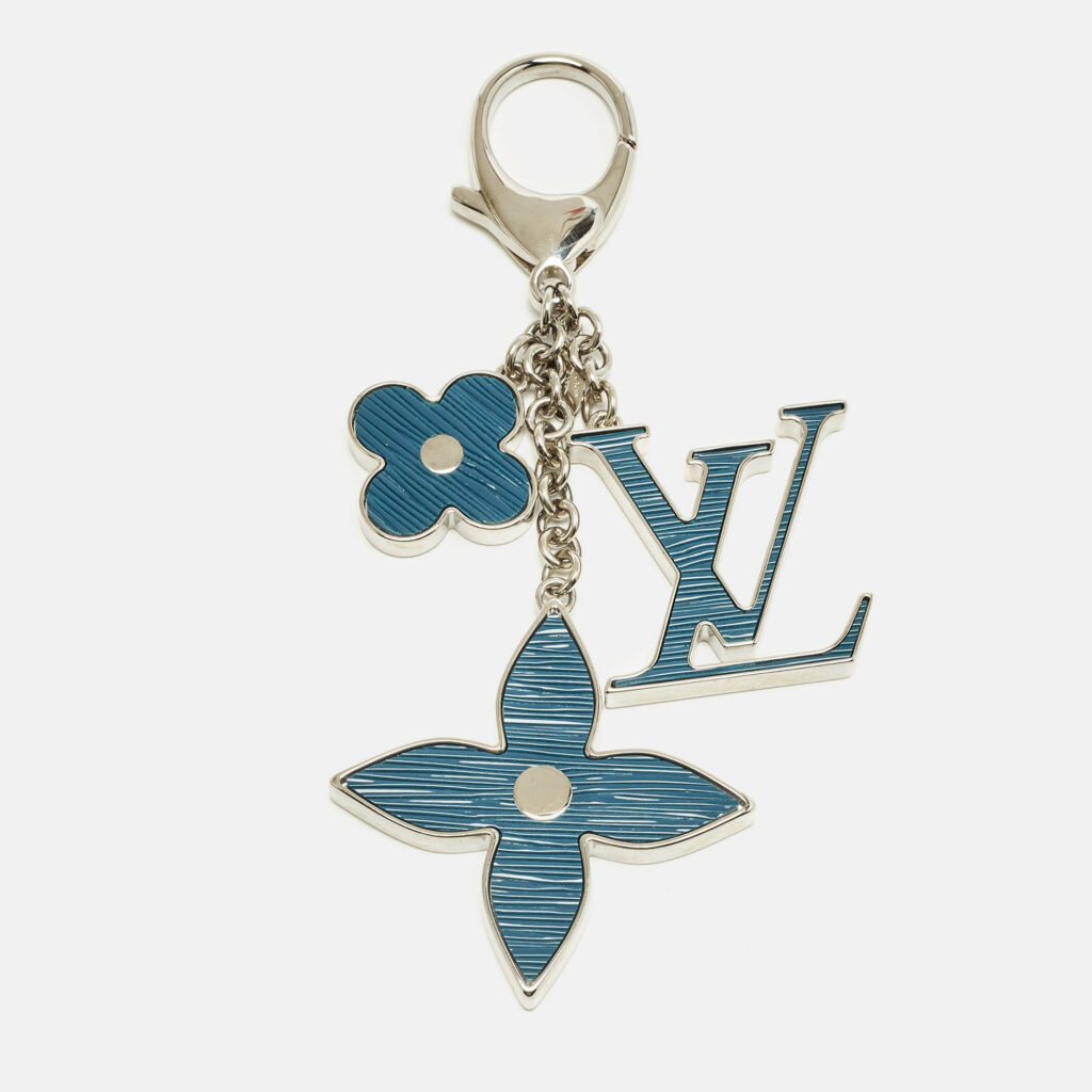 luxury-women-louis-vuitton-used-accessories-p1244950-003-1.jpg Louis Vuitton Fleur d'Epi Resin Silver Tone Bag Charm