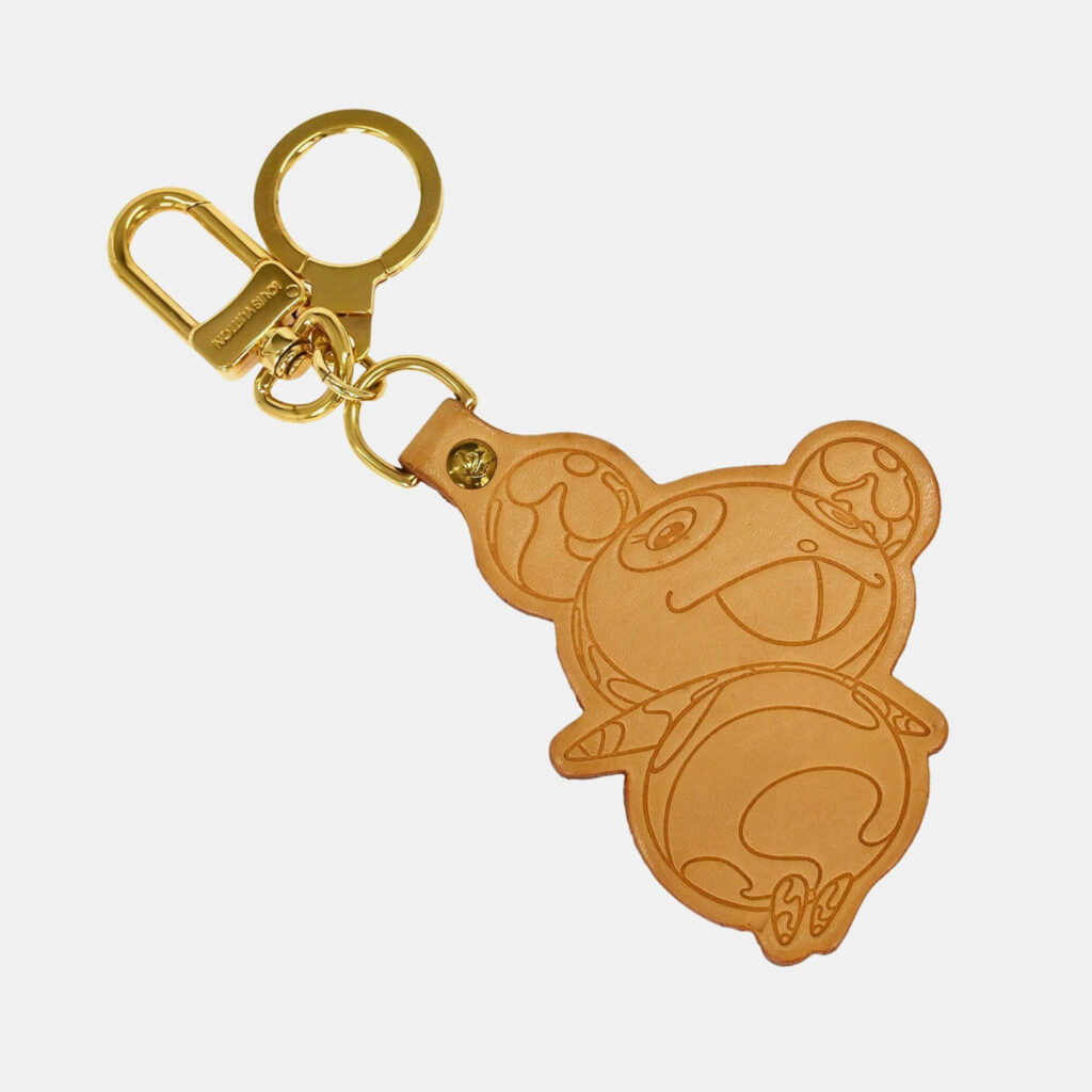 luxury-women-louis-vuitton-used-accessories-p1250604-004-1.jpeg Louis Vuitton Porte Cles Panda Key Holder Charm Small